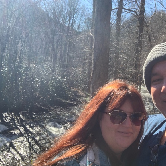 Meet your Posher, Lori - Picture 2 of 2